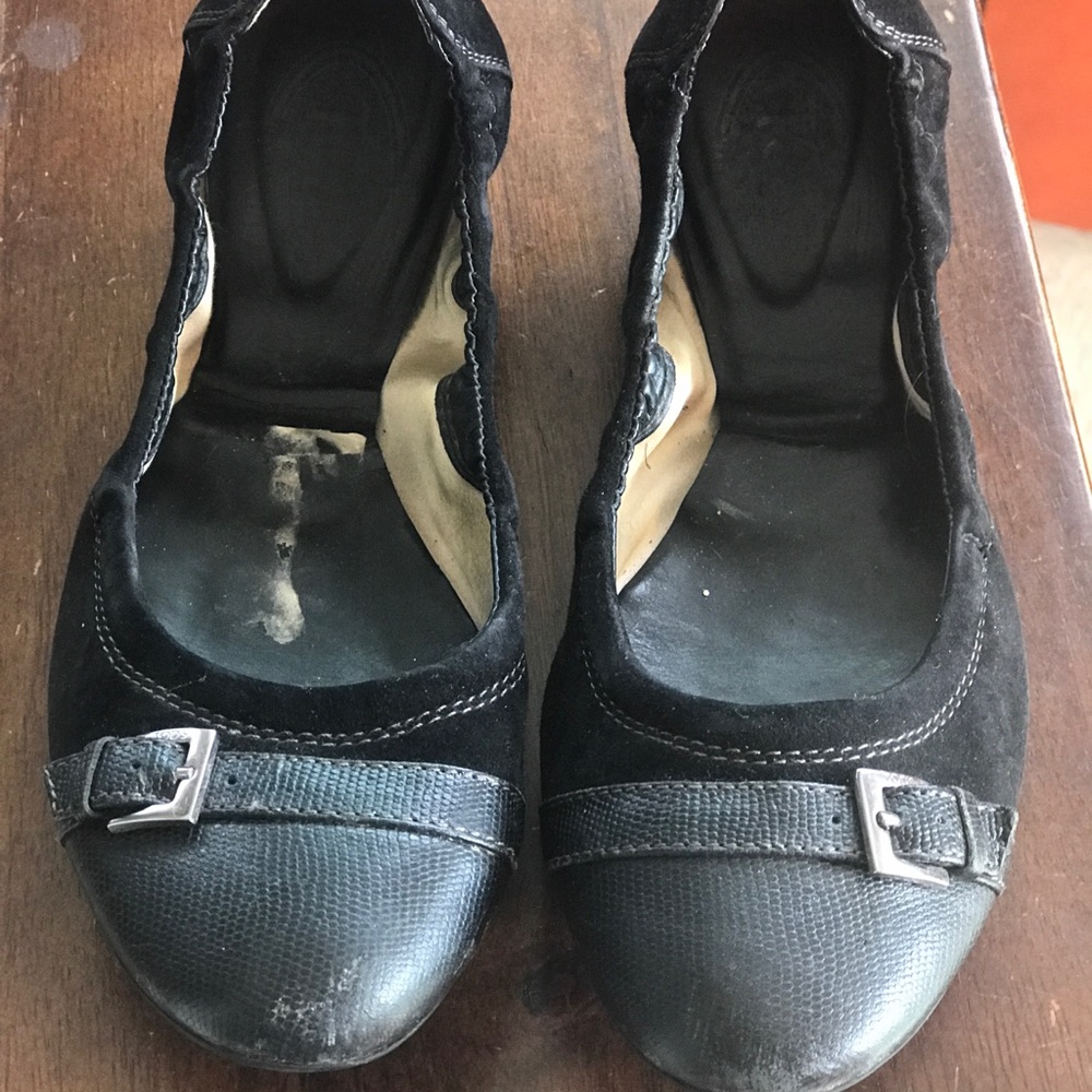 Tods Size 38 Ballet Flat Black Suede